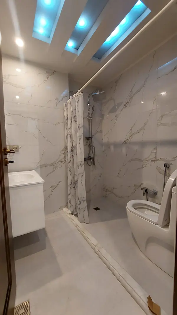 image نفت شمالی / 140 متر 2 خواب / تاپ لوکیشن 5