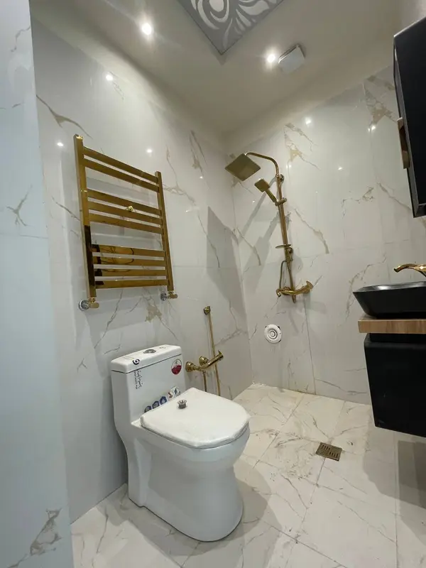 image تاپ ظفر / ۱۳۵ متر ۲ خواب خوش نقشه و تمیز 1