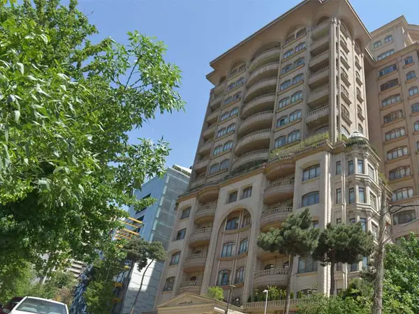 image ✅خاص‌ترین آپارتمان کلاسیک/۲۵۰متر/قلب دیباجی 0