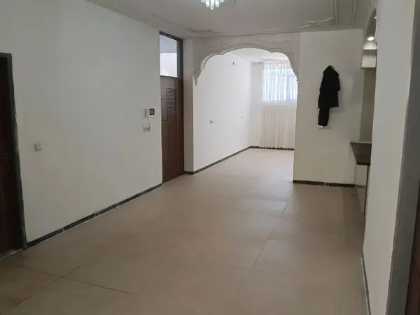 image اجاره ویلایی دربست / 200متر / 2خواب / جنوبی / امیریه 0